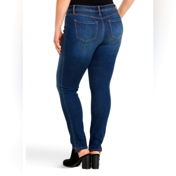 TORRID Luxe Stretch Skinny Jeans in Blue Dream & Extra Short Length - Picture 2 of 4